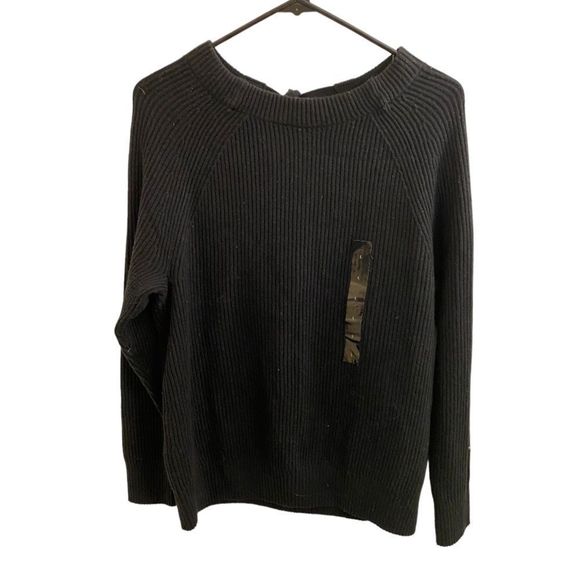 Banana Republic Sweaters - NWT banana Republic pullover sweater Size L